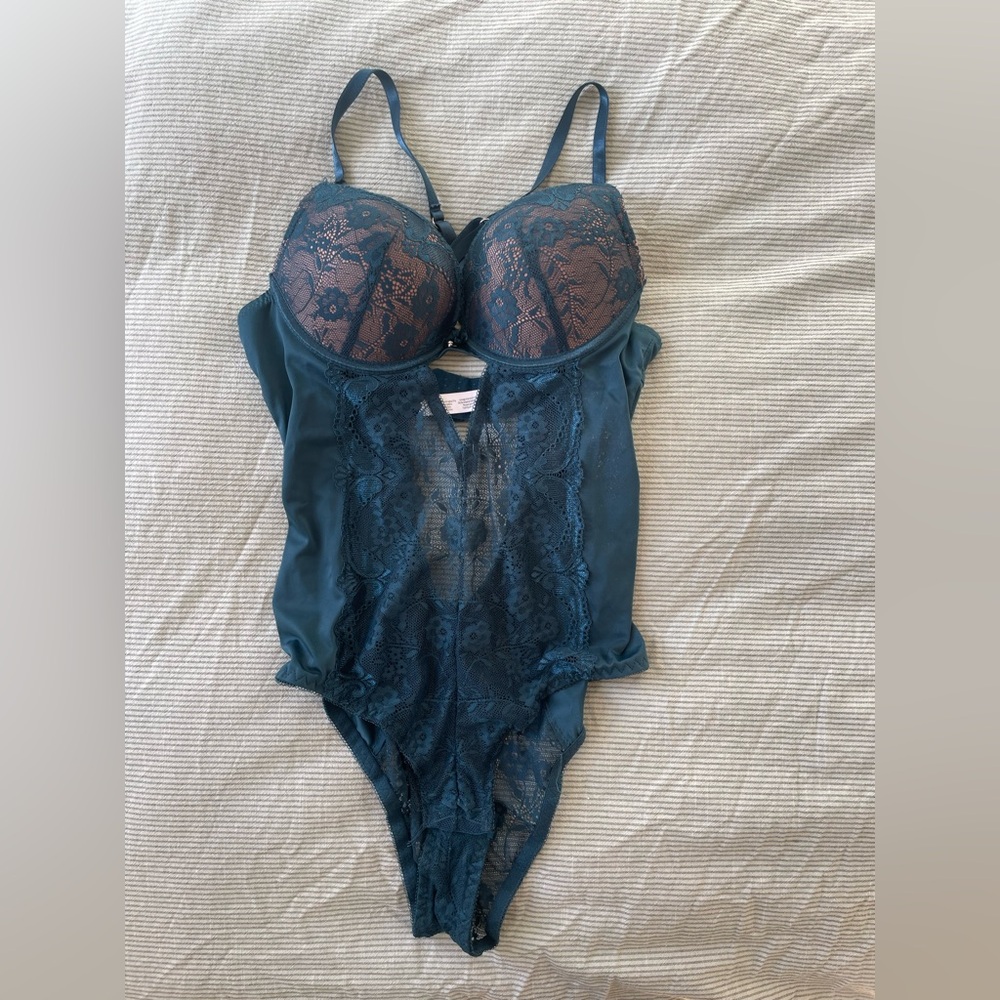 Blue Lace Underwire Bra with Adjustable Straps